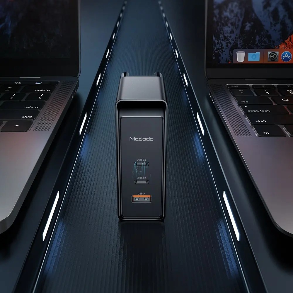 MCDODO CH-8101 100w GaN Serisi 3 Port Başlıklı 1xusb 2xtype-c Girişli Universal Şarj Adaptörü- Siyah - Görsel 4